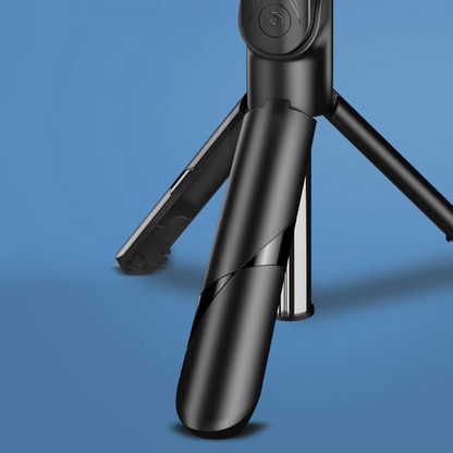 Universal smartphone tripod