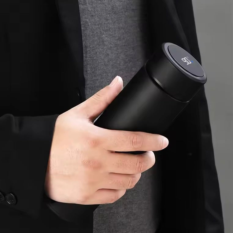 Smart thermal bottle with temperature display