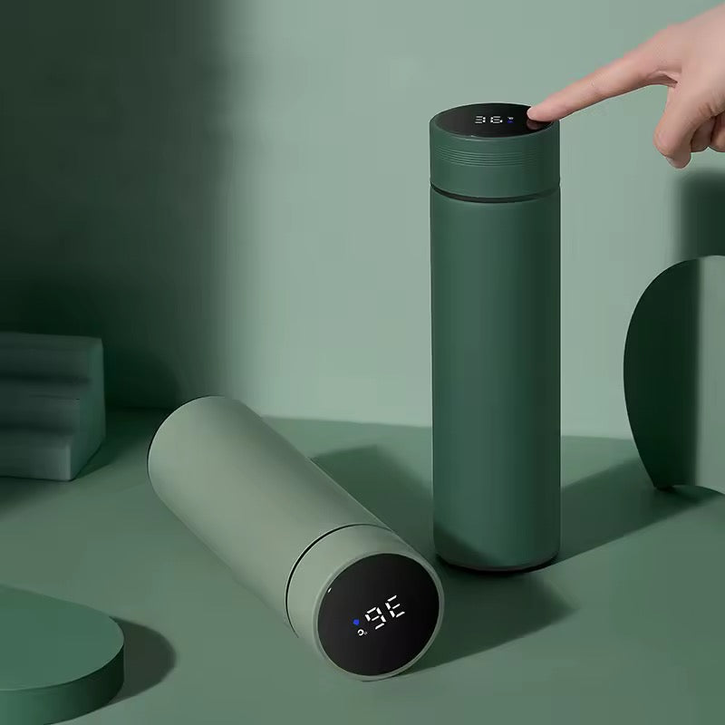Smart thermal bottle with temperature display